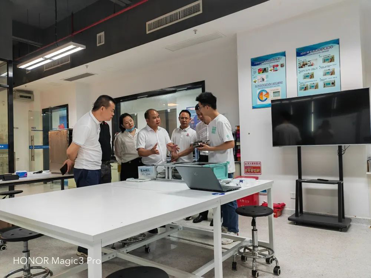 东莞理工科技创新研究院参观学习