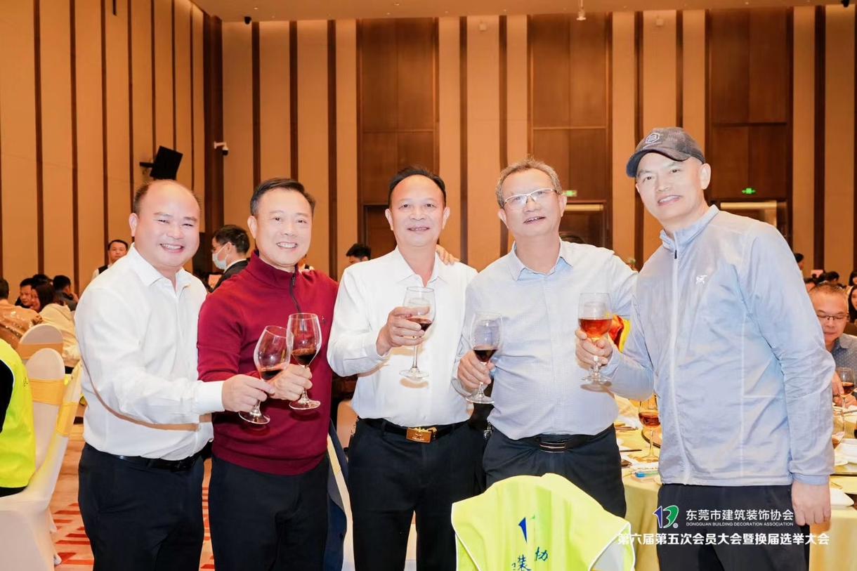 我司邓董荣任市建筑装饰协会会长!