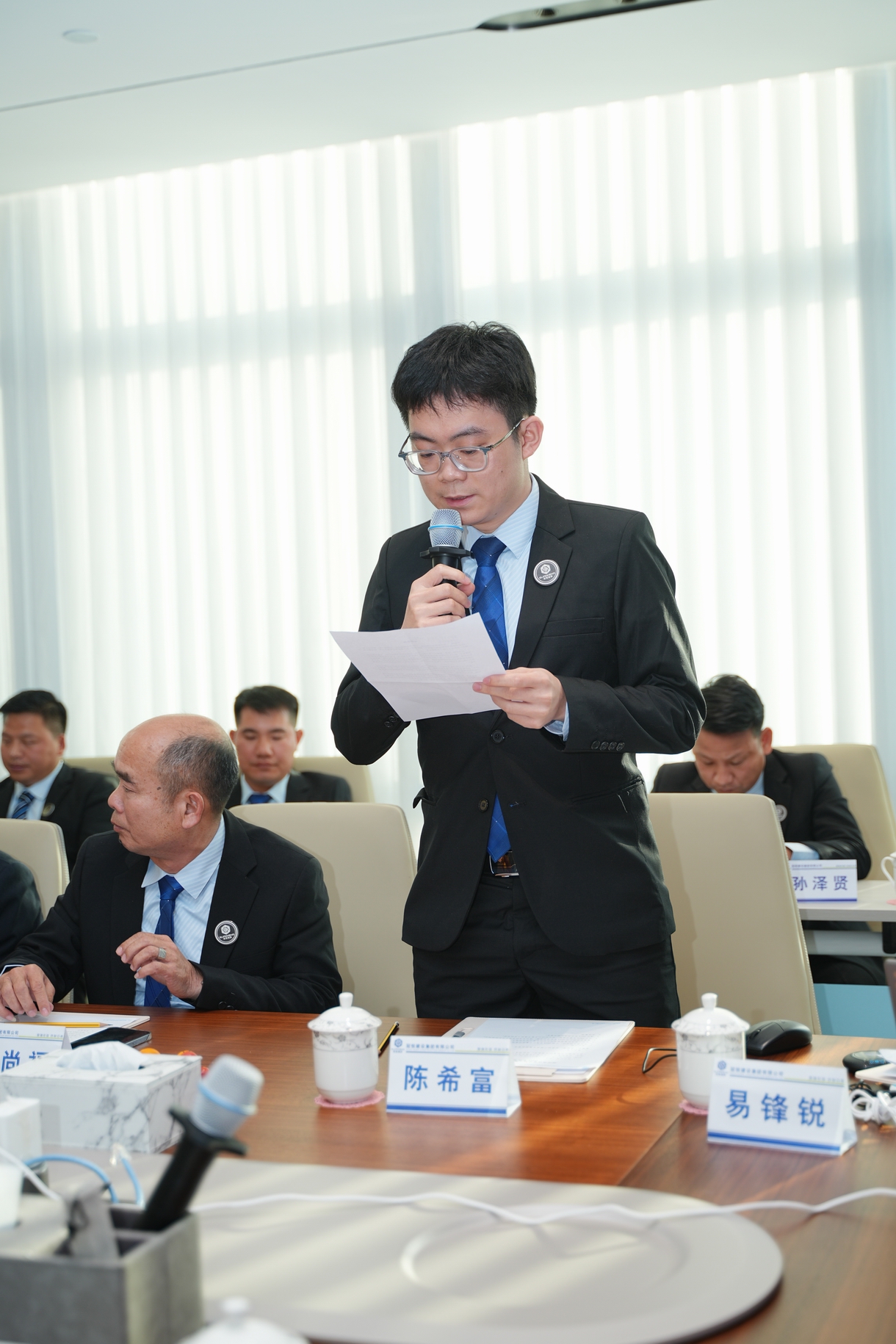 回首奋进路,凝心启征程。