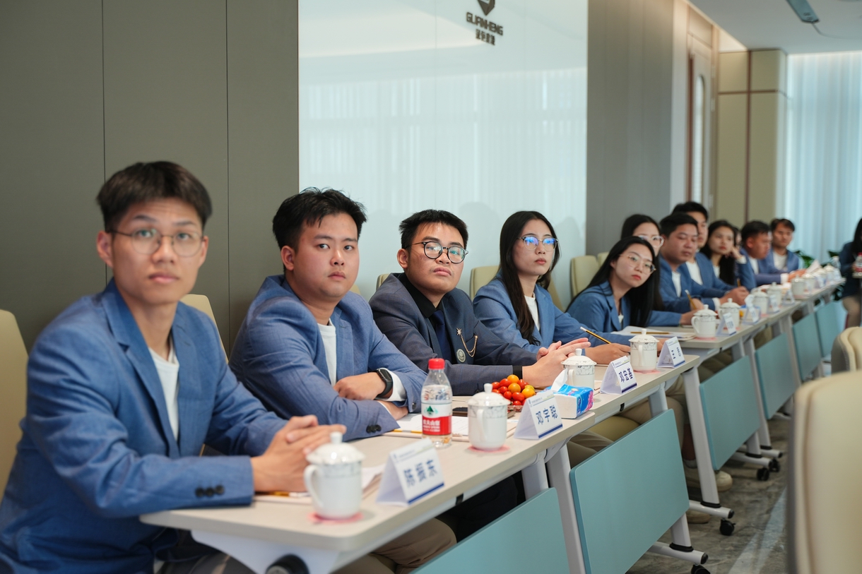 回首奋进路,凝心启征程。