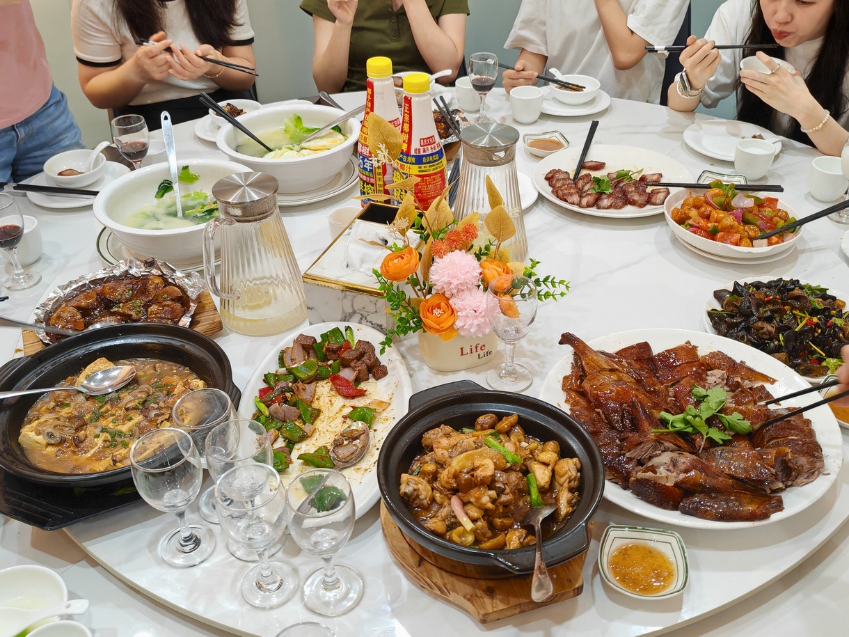 「情暖生辰,集体共庆」太阳成集团tyc122cc入口建设生日会暖心回顾